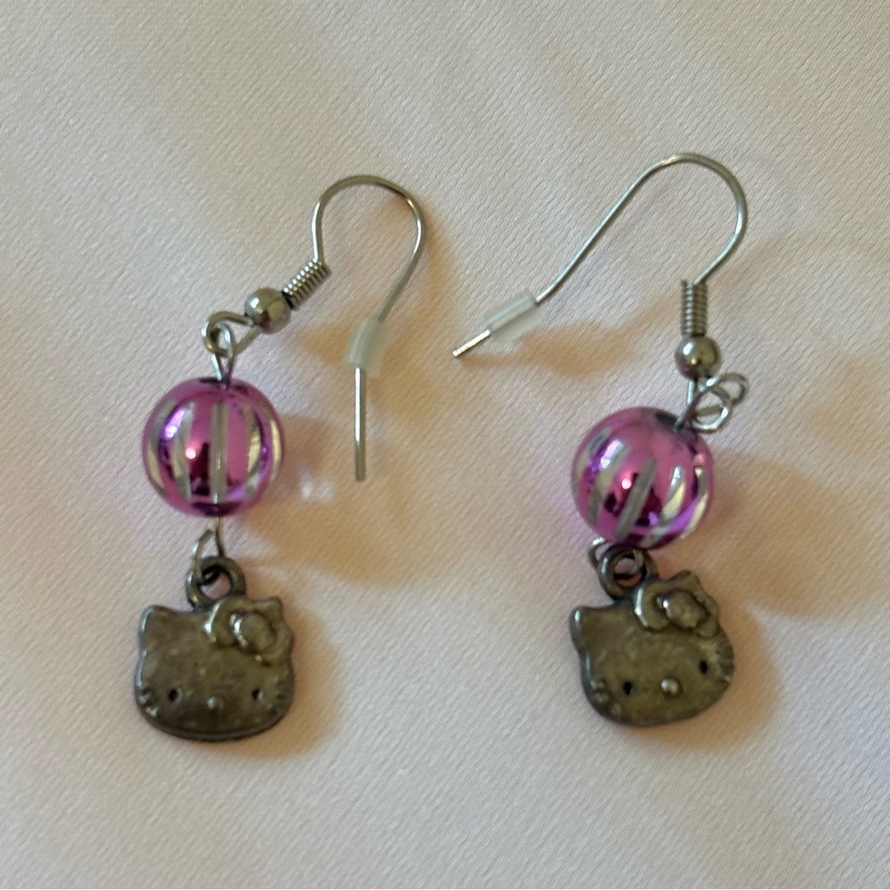 Vintage Y2K 2007 Pink & Silver Tone Sanrio Hello Kitty Ball Drop Earrings - Picture 2 of 4